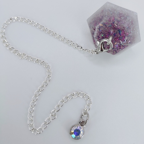 Berries and ice purple glitter inside pearly white handcrafted dowsing pendulum - Picture 2 of 10